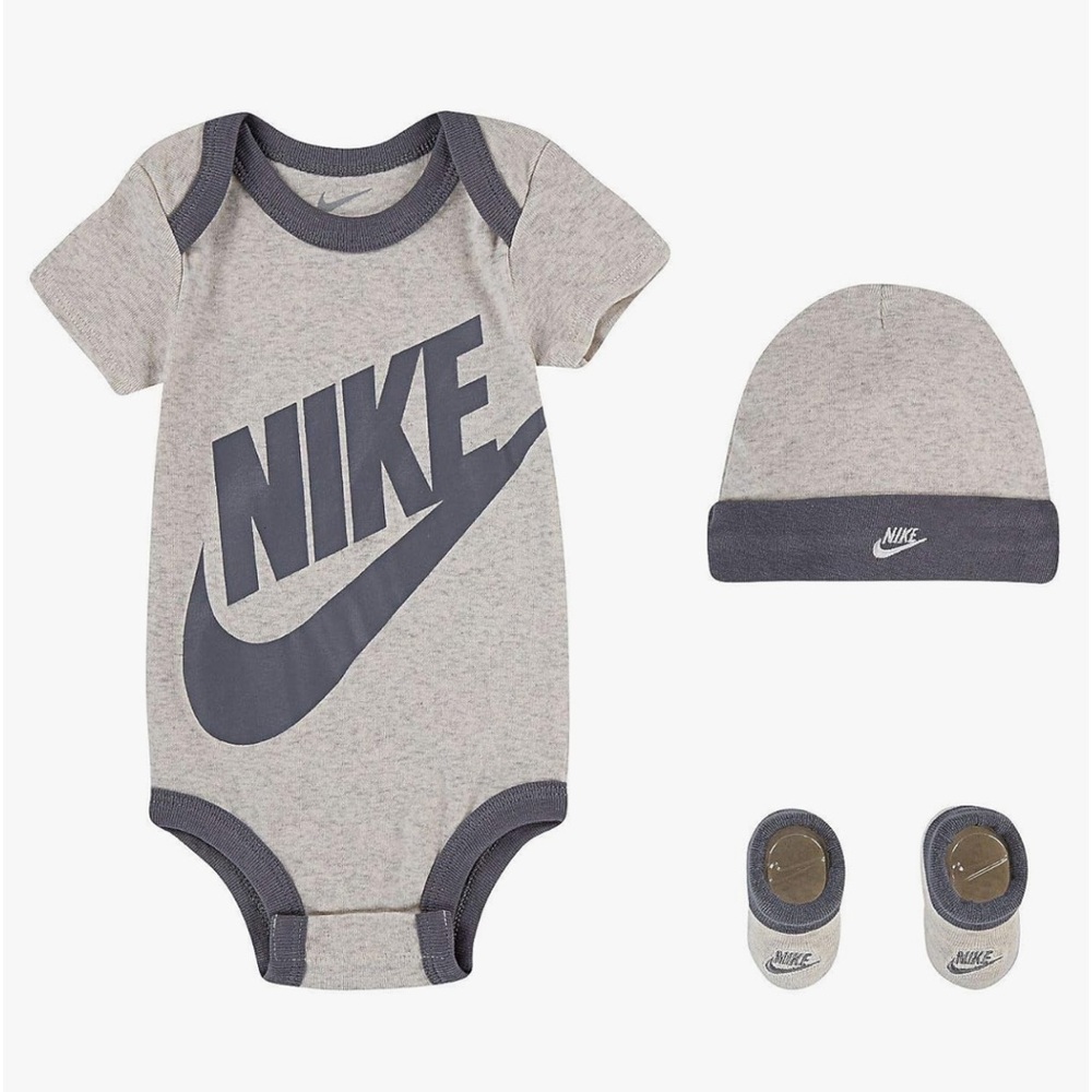 NEW IN BOX Nike 3 piece newborn onesie beanie and matching sock booties - Picture 1 of 9